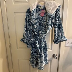 Cost Plus World Market Blue and White Plush Floral Robe